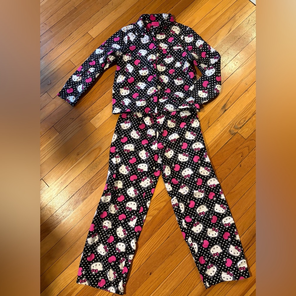 Hello Kitty Black, White & Pink Fleece Pajama Set Girl’s Med. 100% Cotton! Soft!
